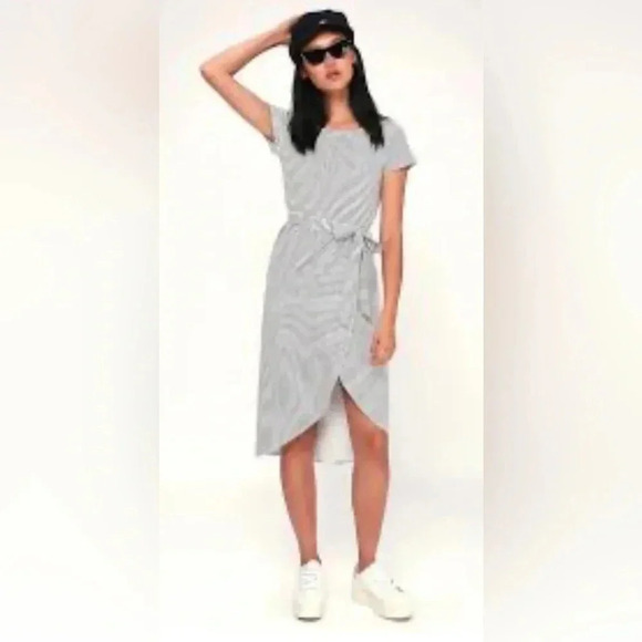 Lulus Sun Swept Black & White Striped Belted Midi Dress  Size Small - Picture 4 of 12